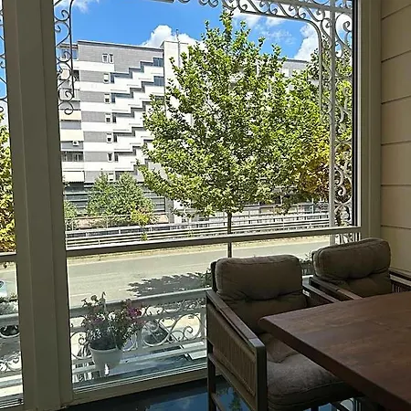 Queen Hotel 4*
