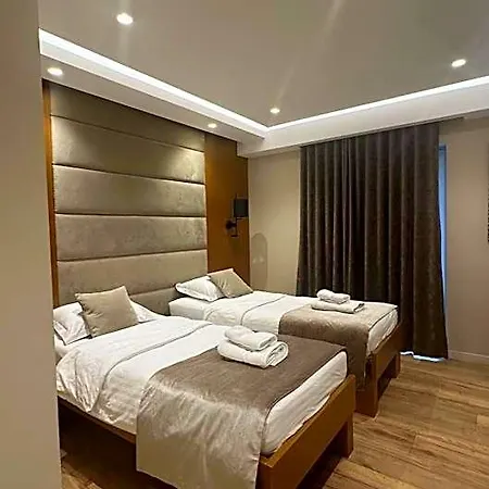 Queen Hotel