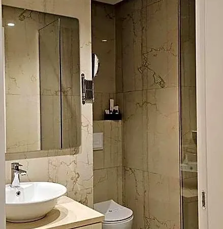 Hotel Queen 4*